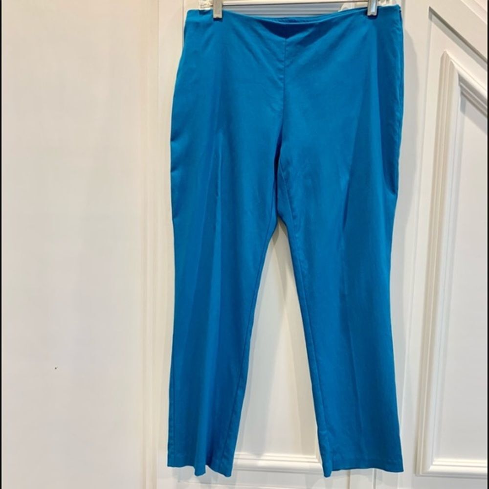 Attyre Teal Blue Capris‎ 8P